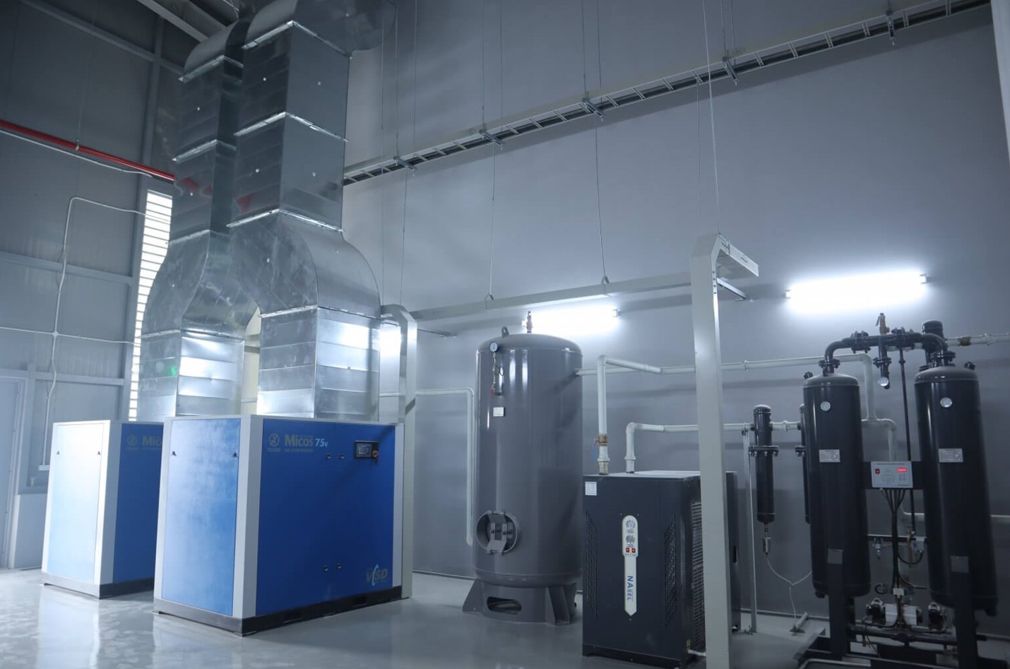 Phòng máy nén khí thực tế được lắp đặt tại công trường